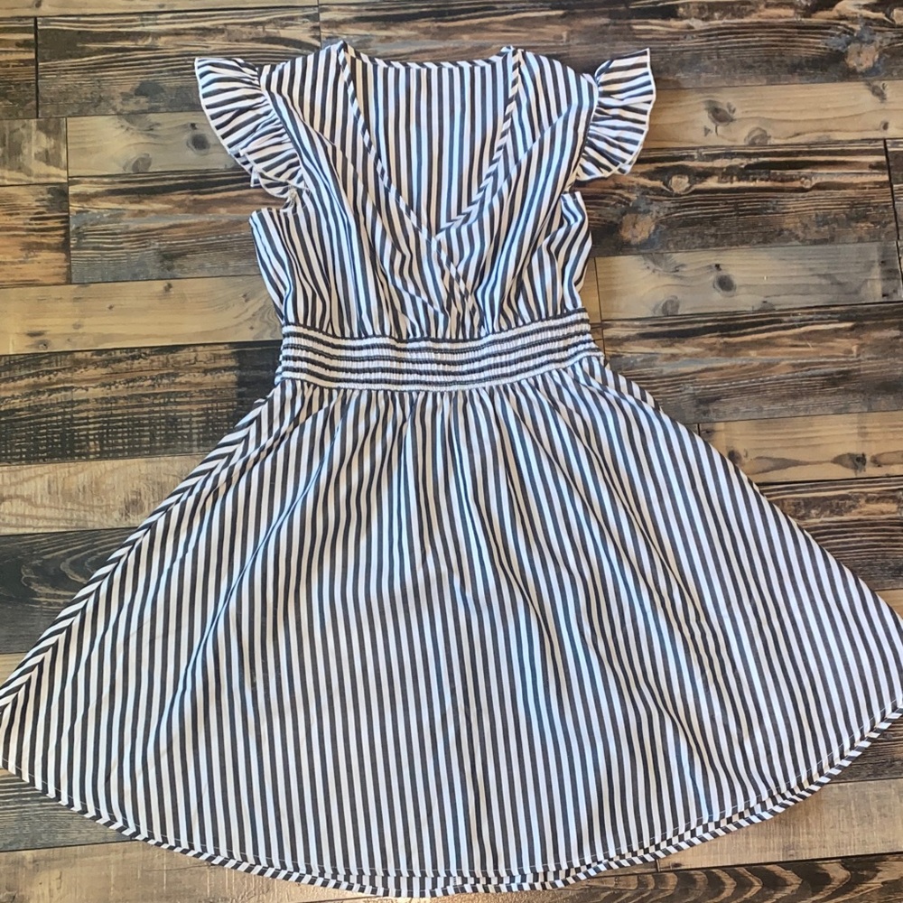 Cupshe Black and White Striped Midi Dress - Picture 3 of 3
